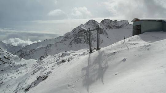 20221124四川阿坝达古冰川雪山4k航拍白天 _0555