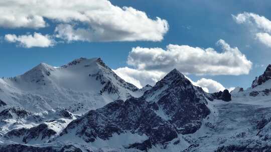 四川甘孜德格县雪山航拍雀儿山脉航拍