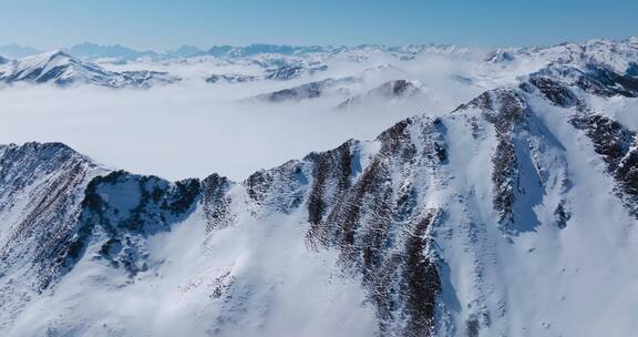 航拍夹金山冬季雪山风景冰天雪地