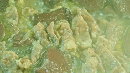 酸菜炖豆腐粉条羊肉片鸭血4K视频素材