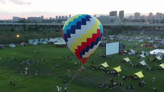 内蒙古呼和浩特赛罕区大黑河露营营地热气球