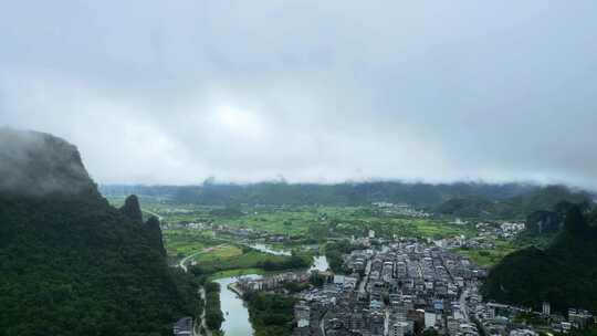 广西桂林烟雨漓江水墨画