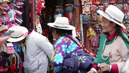 西藏拉萨八廓街大昭寺藏族人文游客