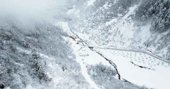 5K-雪中的高黎贡山，雪中的独贡公路航拍