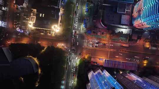 山东省青岛市十字路口车流夜景航拍夜晚山东