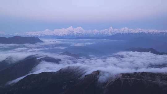 航拍西藏牛背山云海大山晚霞云星空日出自然