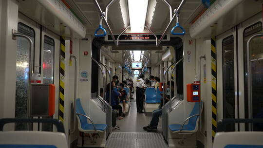 广州有轨电车车厢内视频素材模板下载