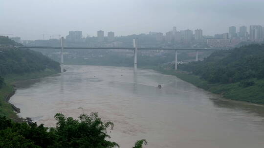航拍架在重庆嘉陵江上的大桥