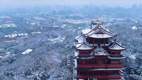 航拍杭州吴山城隍阁冬天雪景视频