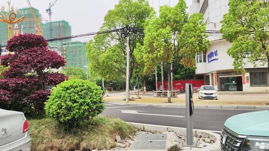 疫情城市街道行人马路