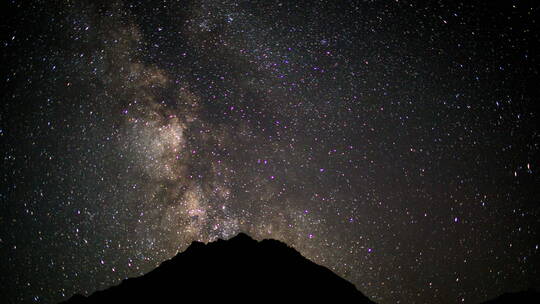 银河2号山上的夜空延时