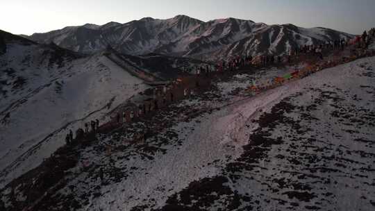 青海拉脊山傍晚雪山航拍4K视频