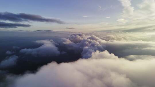 高空阳光普照白云云雾