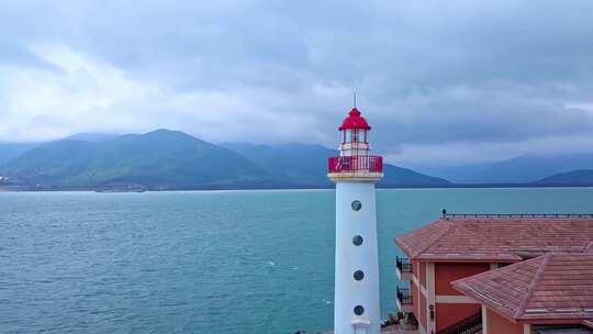 海南海岸线海中灯塔唯美风景航拍