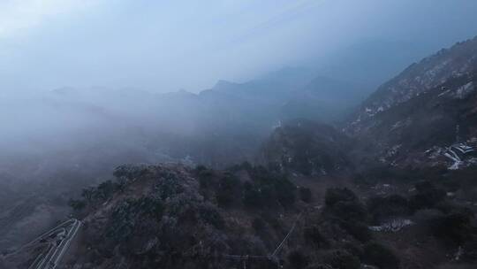 泰山fpv穿越机航拍山顶雾凇云海日出雪景4K