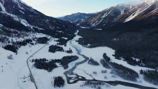 新疆阿勒泰地区喀纳斯景区雪景航拍