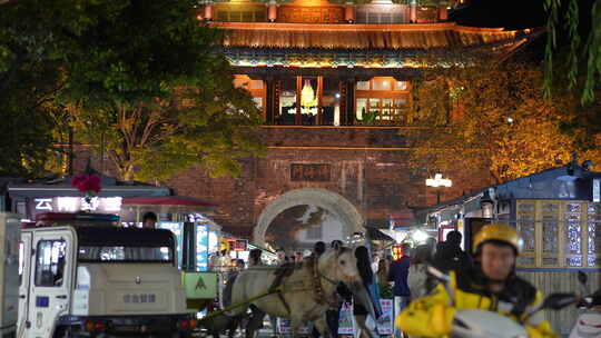 大理大理古城夜景夜市繁华热闹城市视频素材模板下载