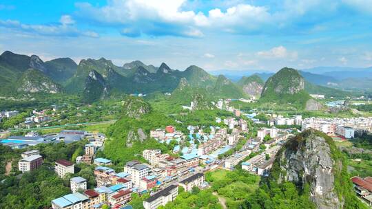 桂林国家高新区的山峦航拍全景