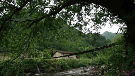 那山那水那人家