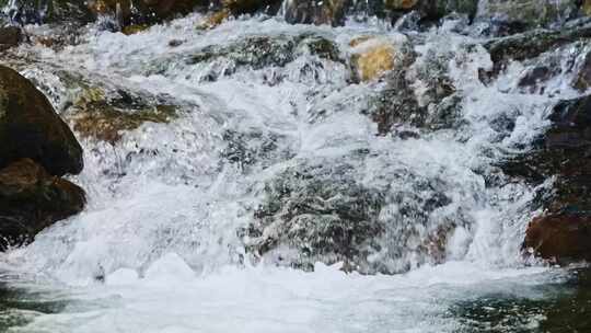 自然小溪流水山泉水花急流