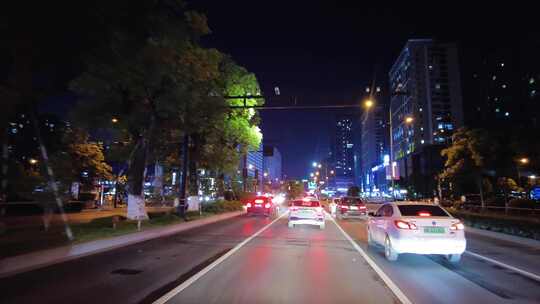 夜晚马路空镜头