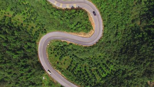 高山绿色道路