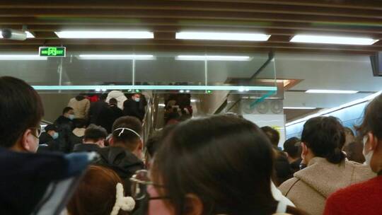 地铁人流 上下班 高峰期 拥挤 人流素材