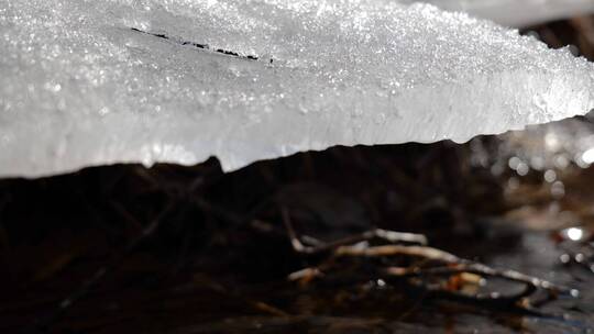 冰块融化水滴水流视频素材模板下载