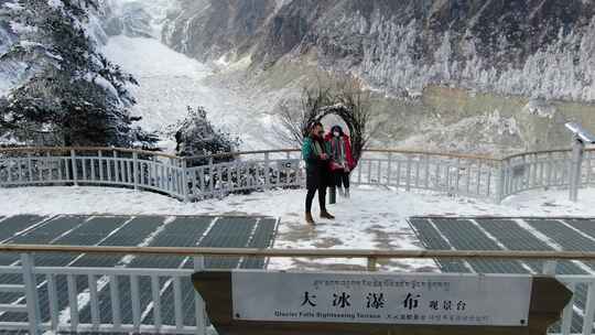 冬季海螺沟冰川森林公园雪景雾凇冰瀑航拍