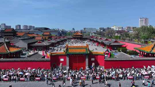 沈阳故宫历史建筑节假日旅游人群拥挤