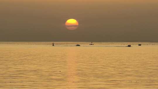 威海高区西海岸落日湾海上落日