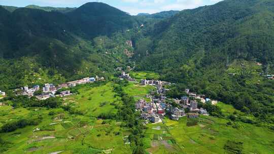 航拍广西山区农村 乡村 房屋 农田