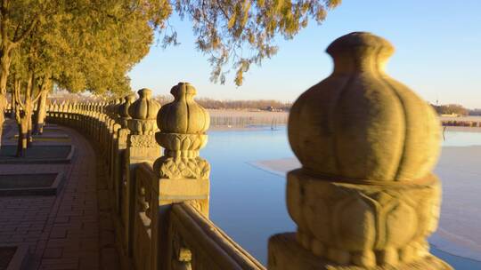 北京颐和园 昆明湖 园林 石栏杆 光影 阳光