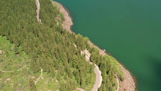 中国新疆天山天池航拍风景