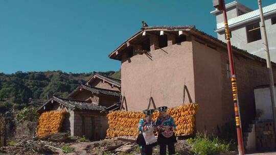 乡村民族视频中国西南彝族妇女手工刺绣