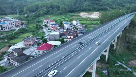 公路汽车航拍交通俯拍道路汽车行驶高速公路