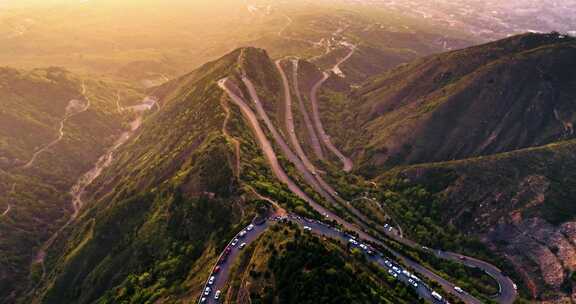 航拍夕阳下的临潼骊山环山路