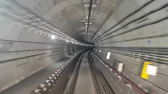 成都地铁9号线无人驾驶列车在隧道中运行视频素材模板下载