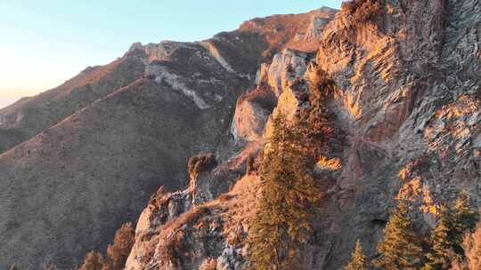 青海互助天门寺山峰树木航拍视频