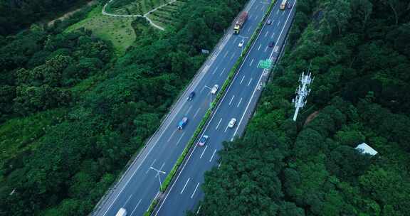 高速公路傍晚航拍