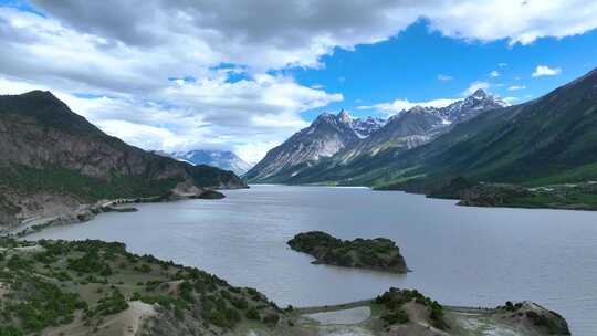 航拍西藏旅游然乌湖雪山湖景自然风景