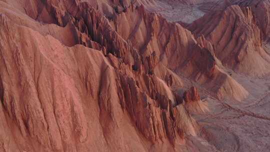 经典航拍环绕3倍红山大峡谷