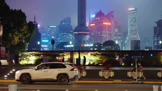 上海街头夜景人文生活外滩人群繁华都市