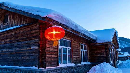 东北雪乡木屋红灯笼喜庆春节夜景视频