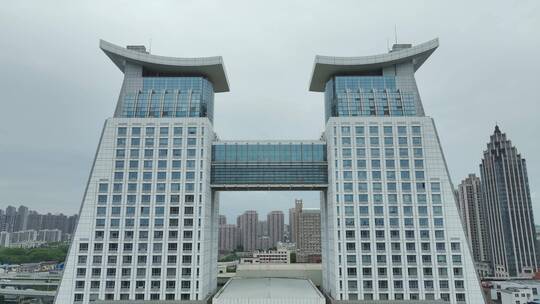 湖北省出版城，直推上升镜头