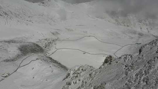 青藏高原海东互助北山景区雪山顶圣母天池