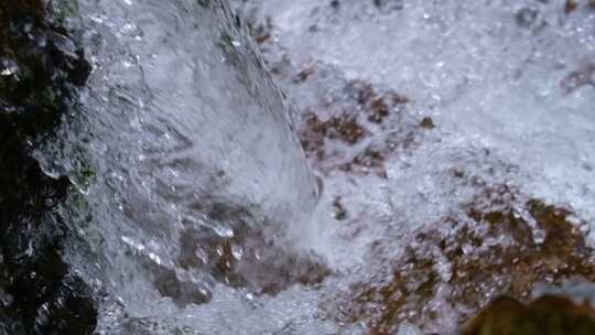 河边流水河流河水小溪山泉泉水流体液体水流