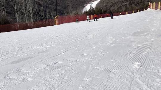 户外滑雪滑雪场滑雪运动滑雪的人