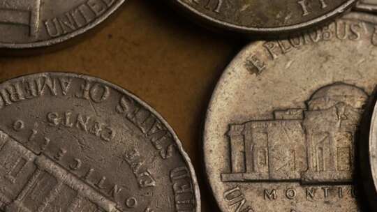 旋转股票镜头拍摄的美国镍币（硬币-0.05美元）-MONEY 0197