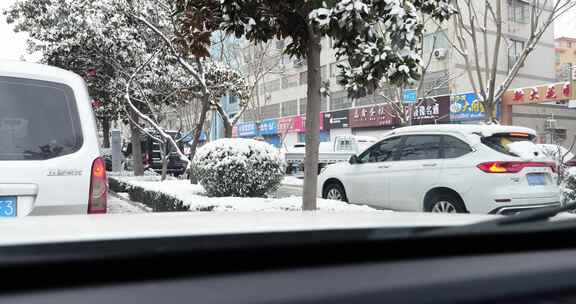 雪路 冬天行车 冬天开车 行驶 恶劣天气